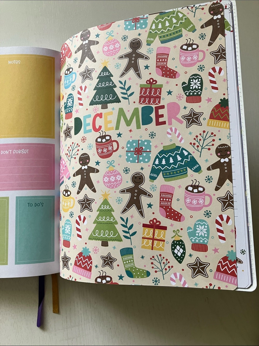 The Creative Expert 17 Month Planner - (August 2026-December 2027) NWT - Picture 15 of 16